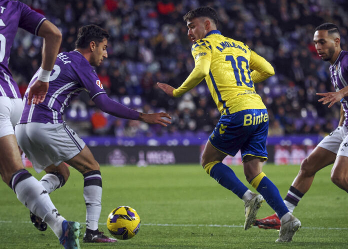 Talented 21-year-old linked to Arsenal and Barcelona ties up Champions League move
