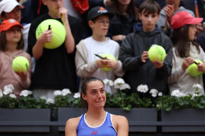French Open: Caroline Garcia bids emotional farewell to crowd after losing in the first round
