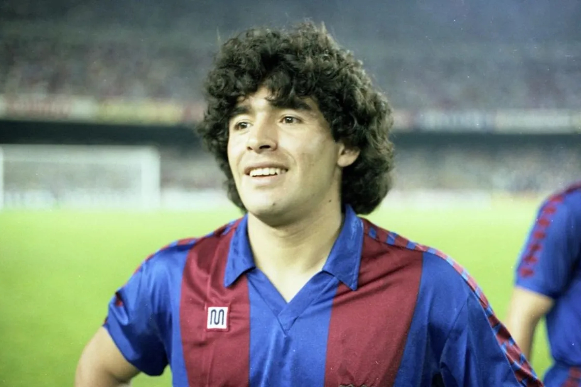 دييغو مارادونا بقميص برشلونة