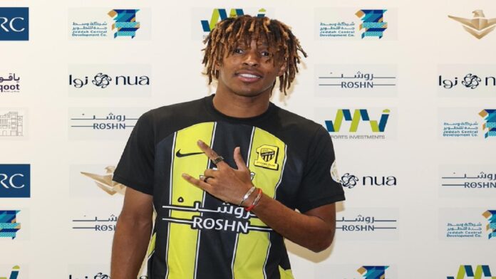 فواز الصقور يرفض الإعارة ويتمسك بالرحيل النهائي