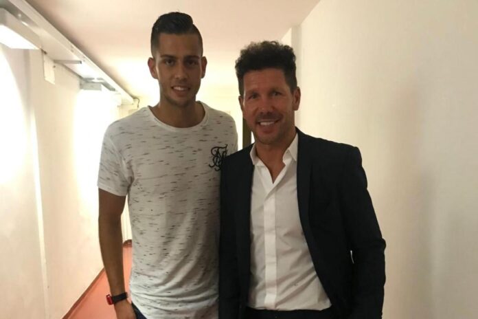 Así se conocieron Hancko y Simeone: “Era compañero de su hijo Giovanni y él vino a venos. Lo vi en el salón y le pedí una foto.