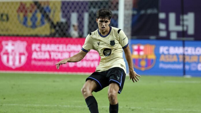 Barcelona defender exits Daegu friendly with knee injury