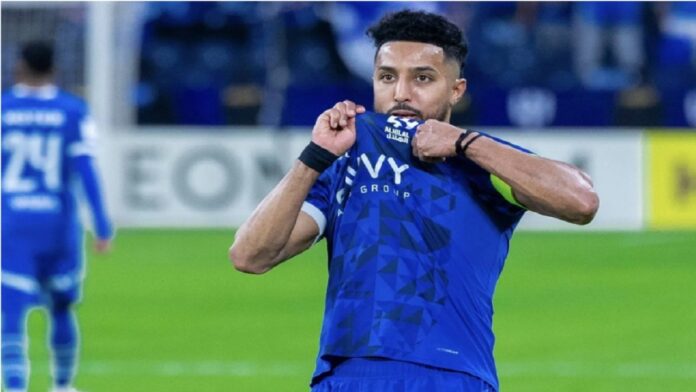 تكريم سالم الدوسري بجائزة أفضل لاعب