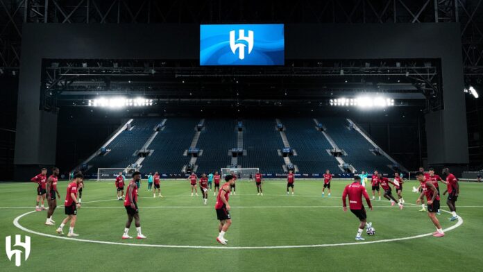 سبب عدم وجود حكم أجنبي لمباراة الهلال والرياض