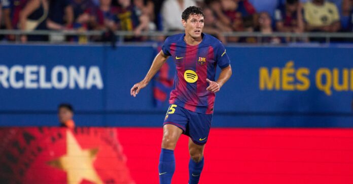 Serie A giants consider late push for Barcelona defender