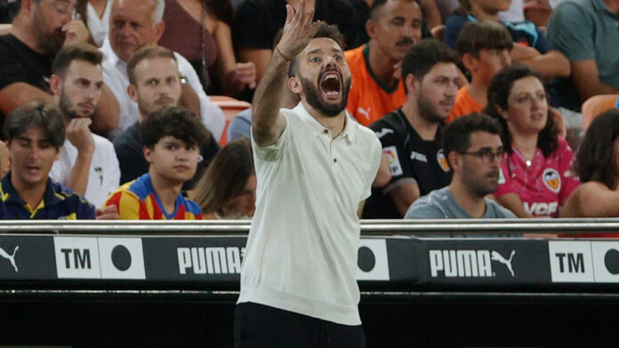 Corberán: “Me cuesta resaltar a uno, los nombraría todos; pero Diakhaby ha estado extraordinario”
