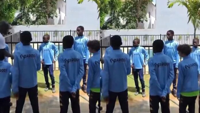 كوليبالي يلتقي بـ مواهب أكاديميته الخاصة ويستقبل الناشئين بحفاوة.. فيديو