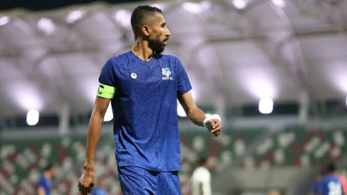 سلمان الفرج يتلقى رسالة من أحد الجماهير حول مواجهة الهلال ويثير الجدل برده