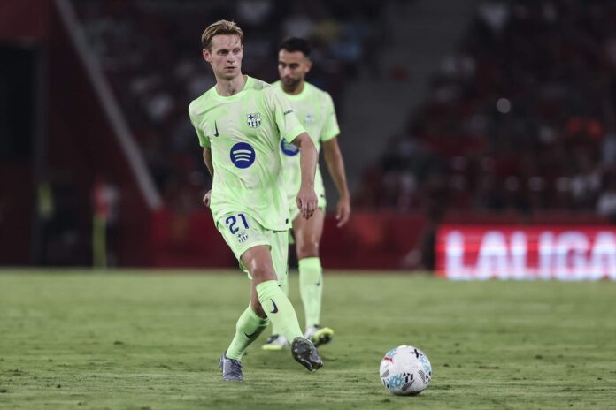 Barcelona unable to get new contract done for star midfielder – available on free in 4 months