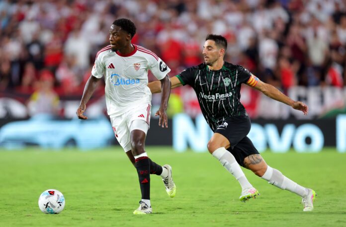 Arsenal and Manchester United to compete for €40m La Liga midfielder