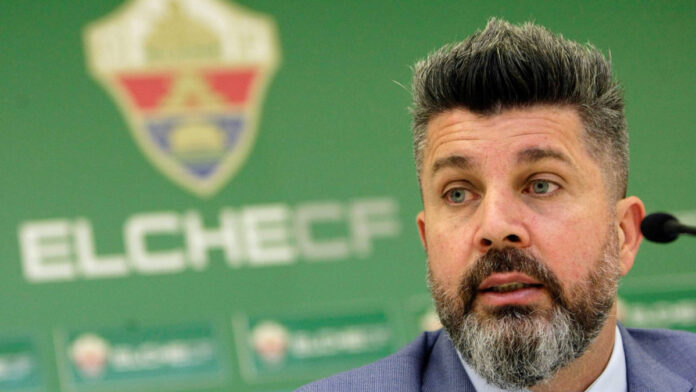 Bragarnik consolida su proyecto con un Elche de altura
