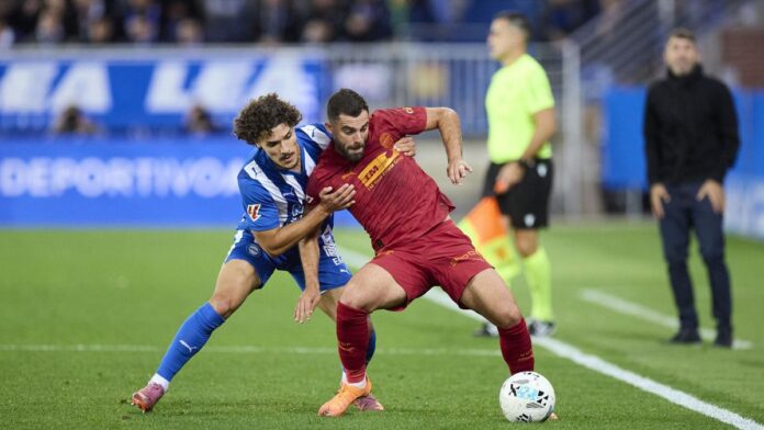 Valencia snap losing streak with miserly draw at Alaves