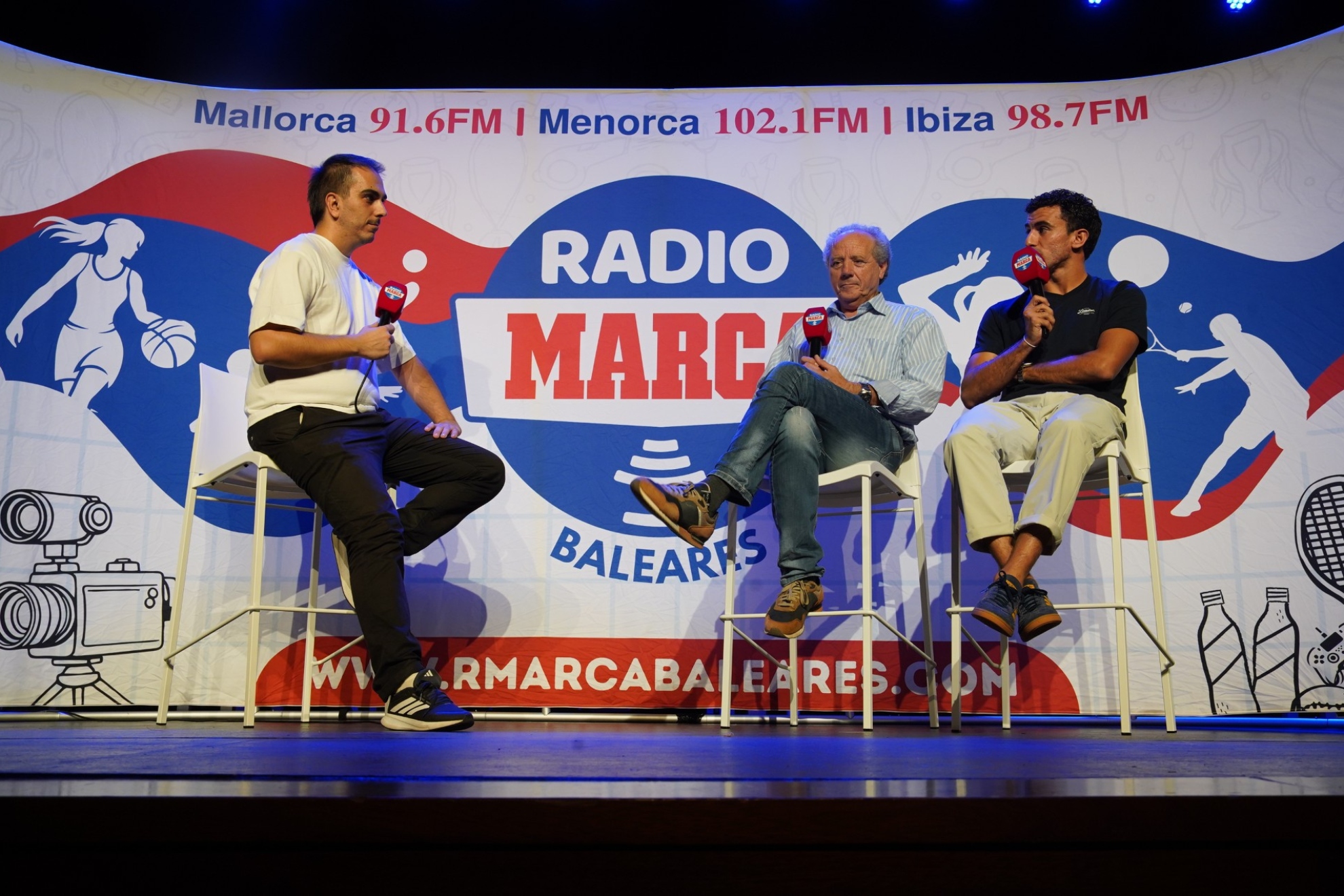 ماتيو موراي خلال المقابلة