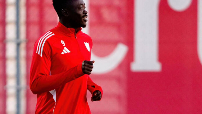 Akor, Ejuke y Gudelj, de vuelta en el primer entrenamiento de la semana