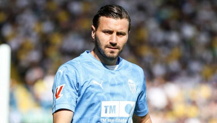 Valencia fine veteran for comments after controversial interview