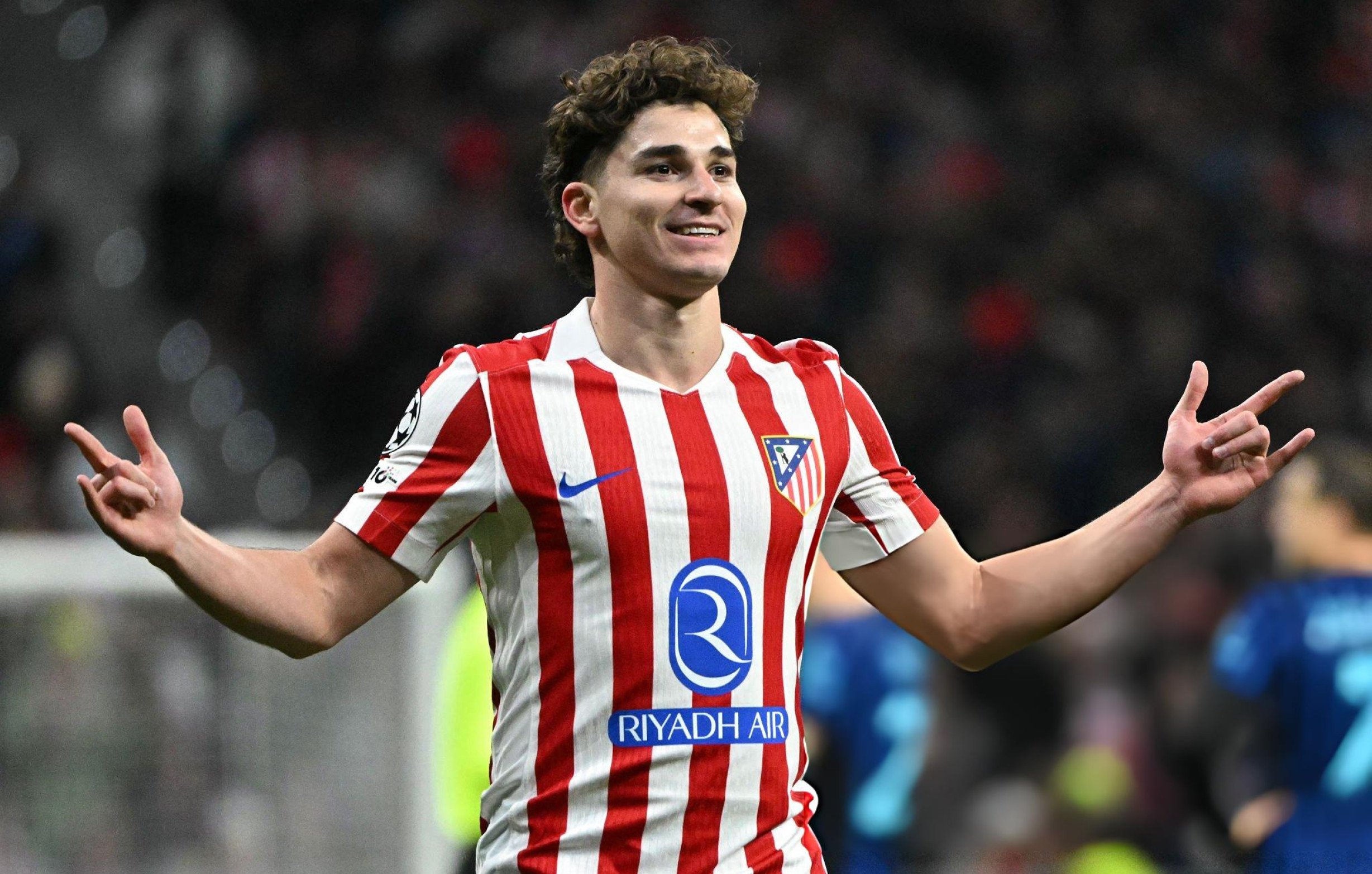 احتفال ألفاريز بهدف