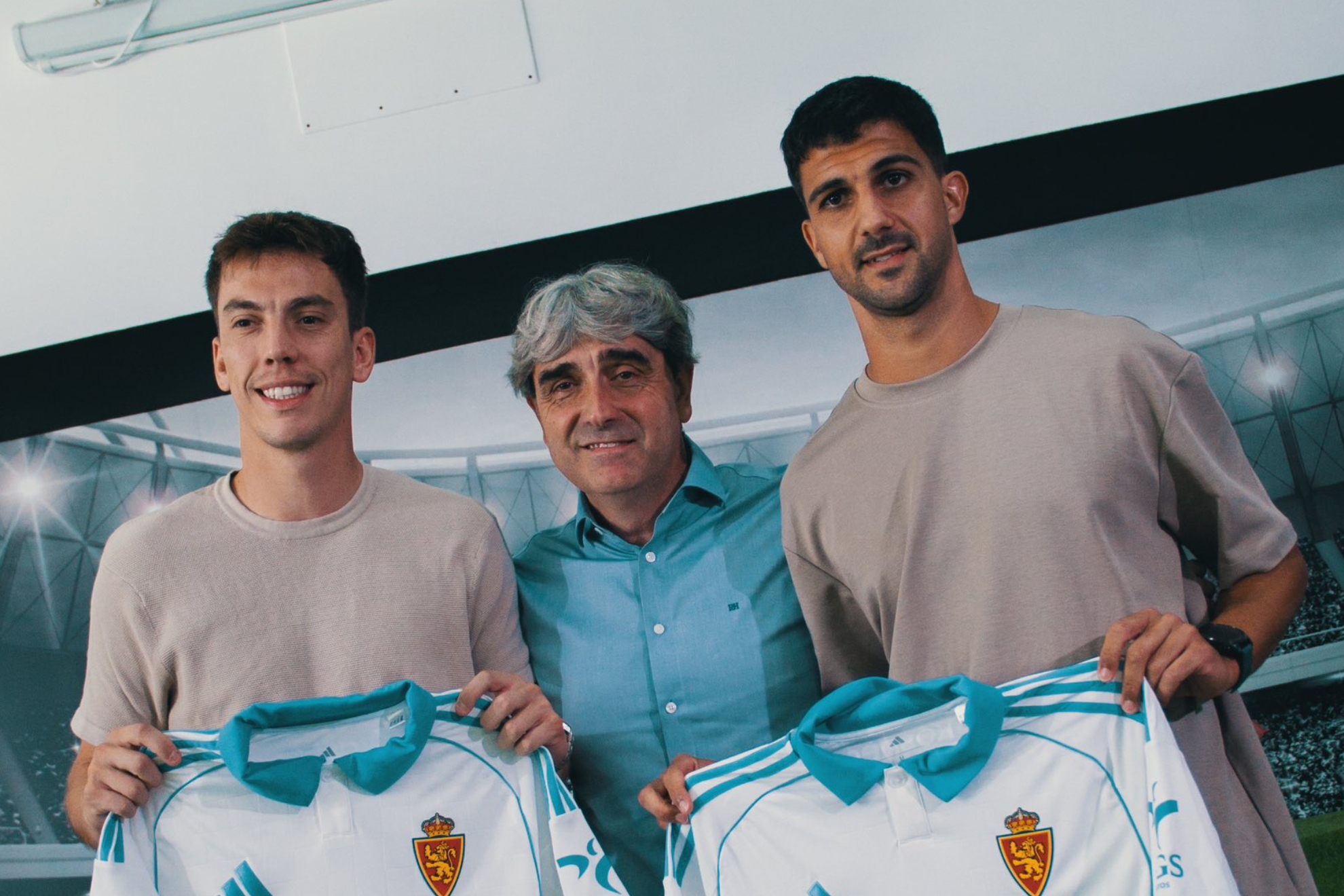 باولينو وبوماريس مع تشيما إندياز في تقديمهما