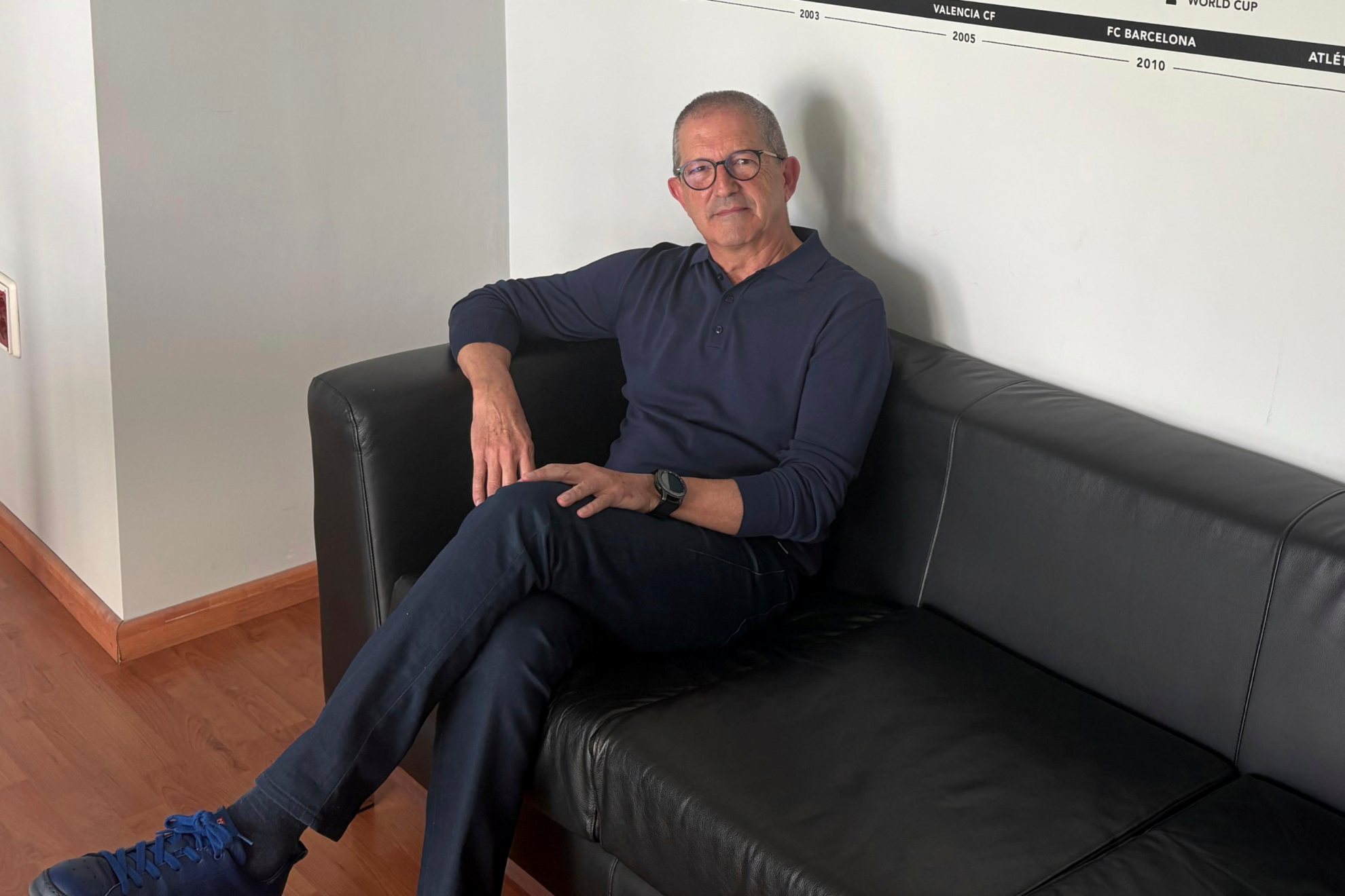 جوسيه كاراسكوسا، أخصائي علم النفس الرياضي، في مقر DV7 Group