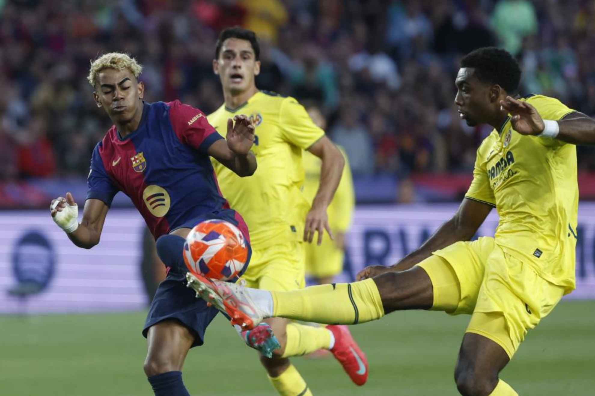 صورة من مباراة بين برشلونة وفياريال في الموسم الماضي