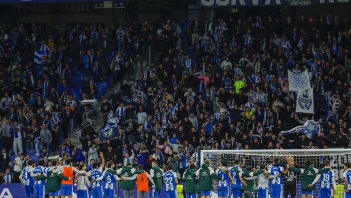 El vestuario del Espanyol: De la autocrítica al estado de felicidad