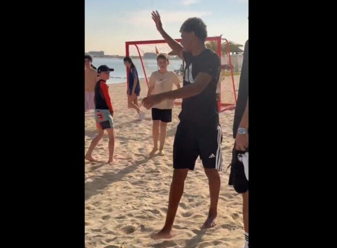 WATCH: Lamine Yamal delights children in pick-up game during winter break