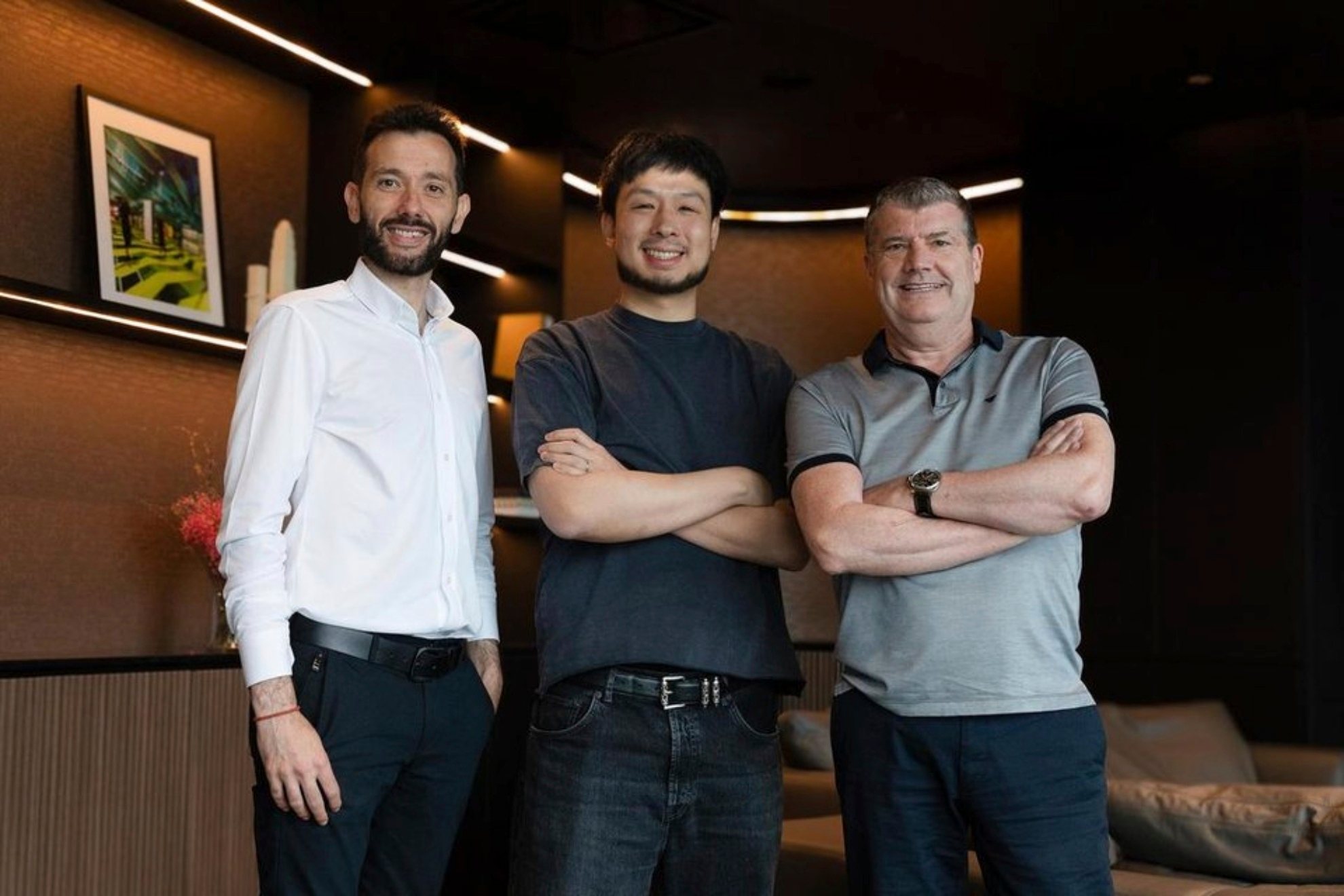 كارلوس كوربران، المدرب؛ كيات ليم، الرئيس، ورون غورلاي، المدير التنفيذي الجديد لكرة القدم في فالنسيا