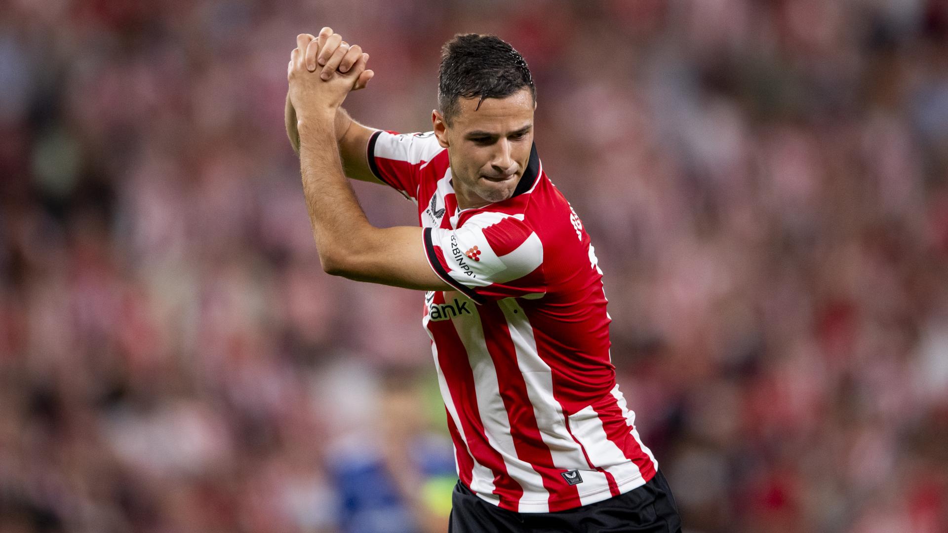 غوروزيتا يحتفل بأحد أهدافه الأربعة هذا الموسم، ثلاثة منها في دوري الأبطال