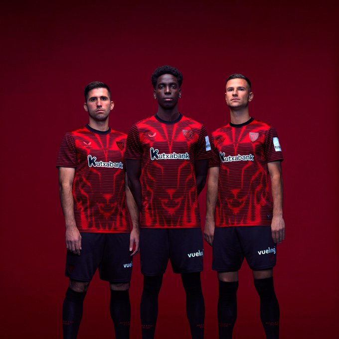 أريزو، أداما وغوروزيتا بالزي الجديد