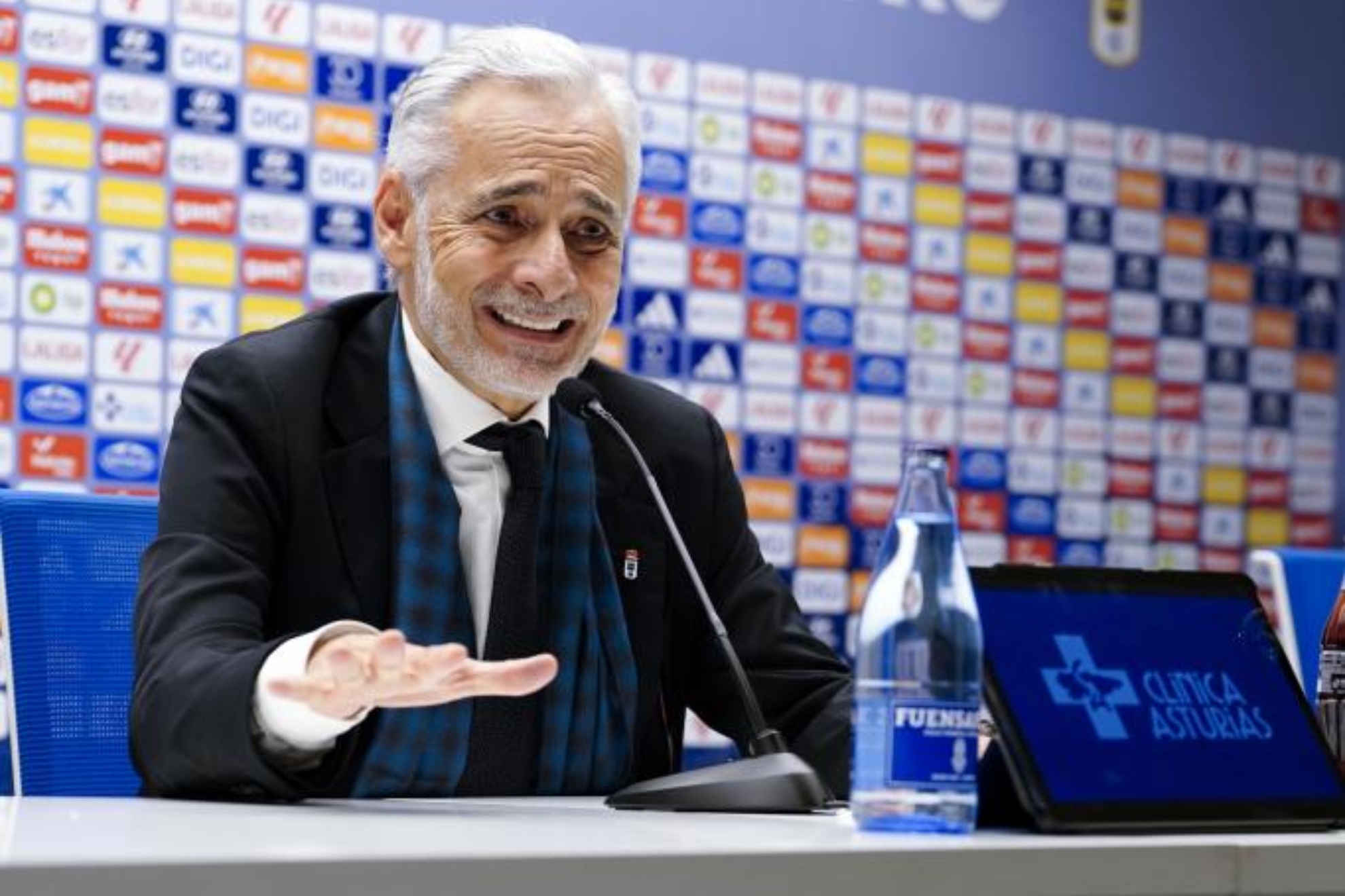 خيسوس مارتينيز خلال مؤتمر صحفي