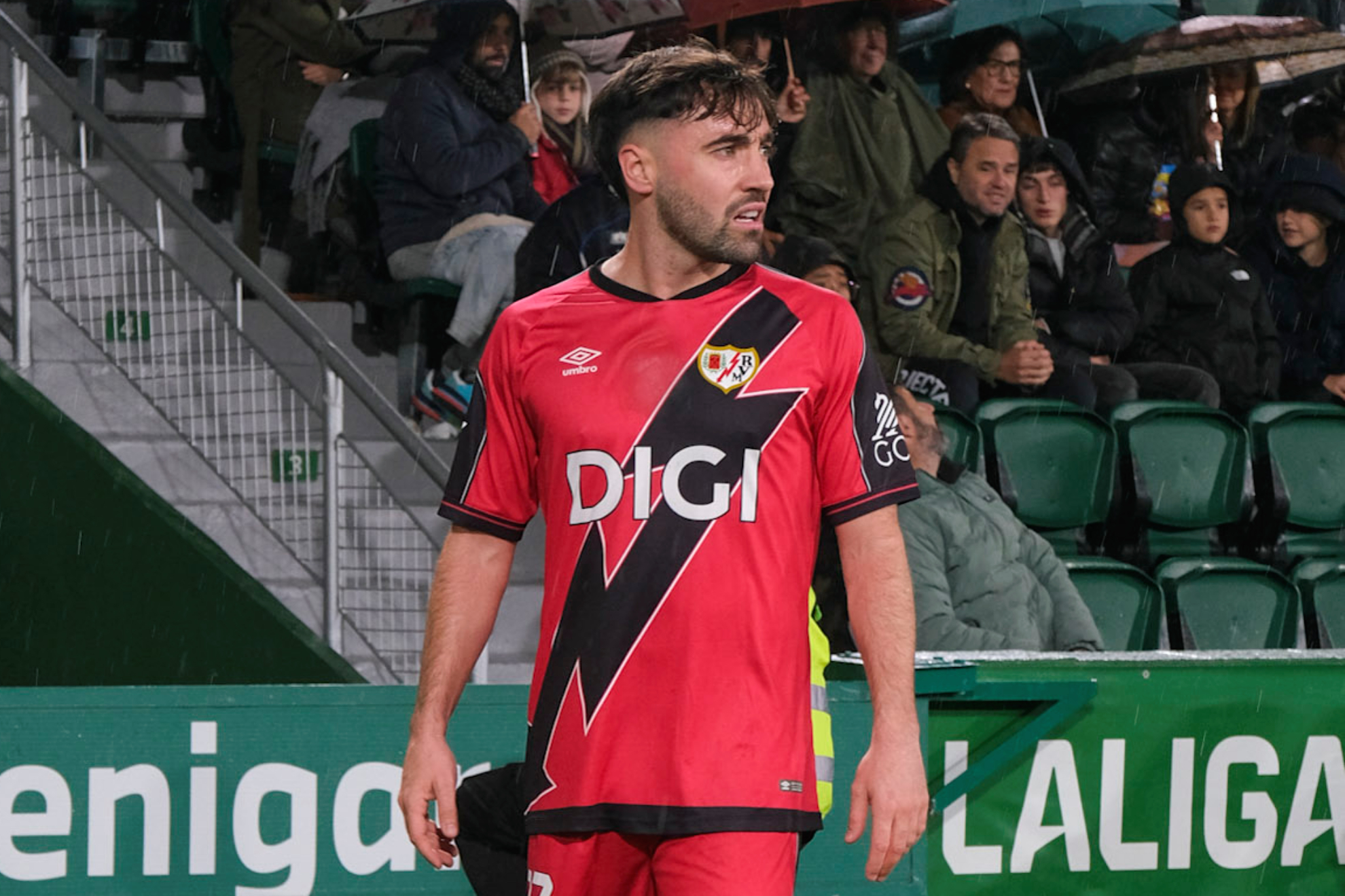 أوناي لوبيز خلال مباراة ضد إلتشي