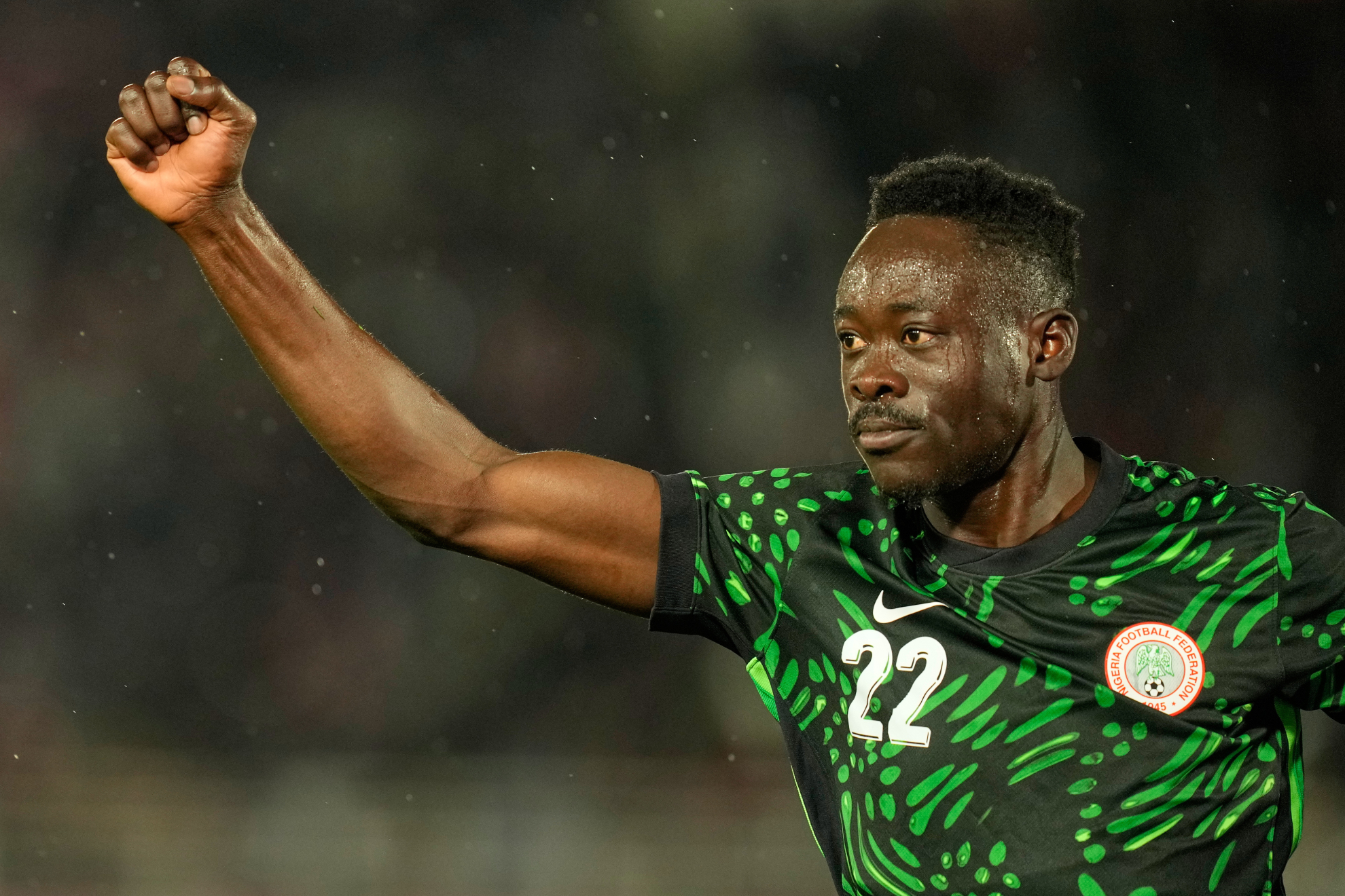 أكور آدامز يحتفل بهدف ضد تونس تم إلغاؤه لاحقاً