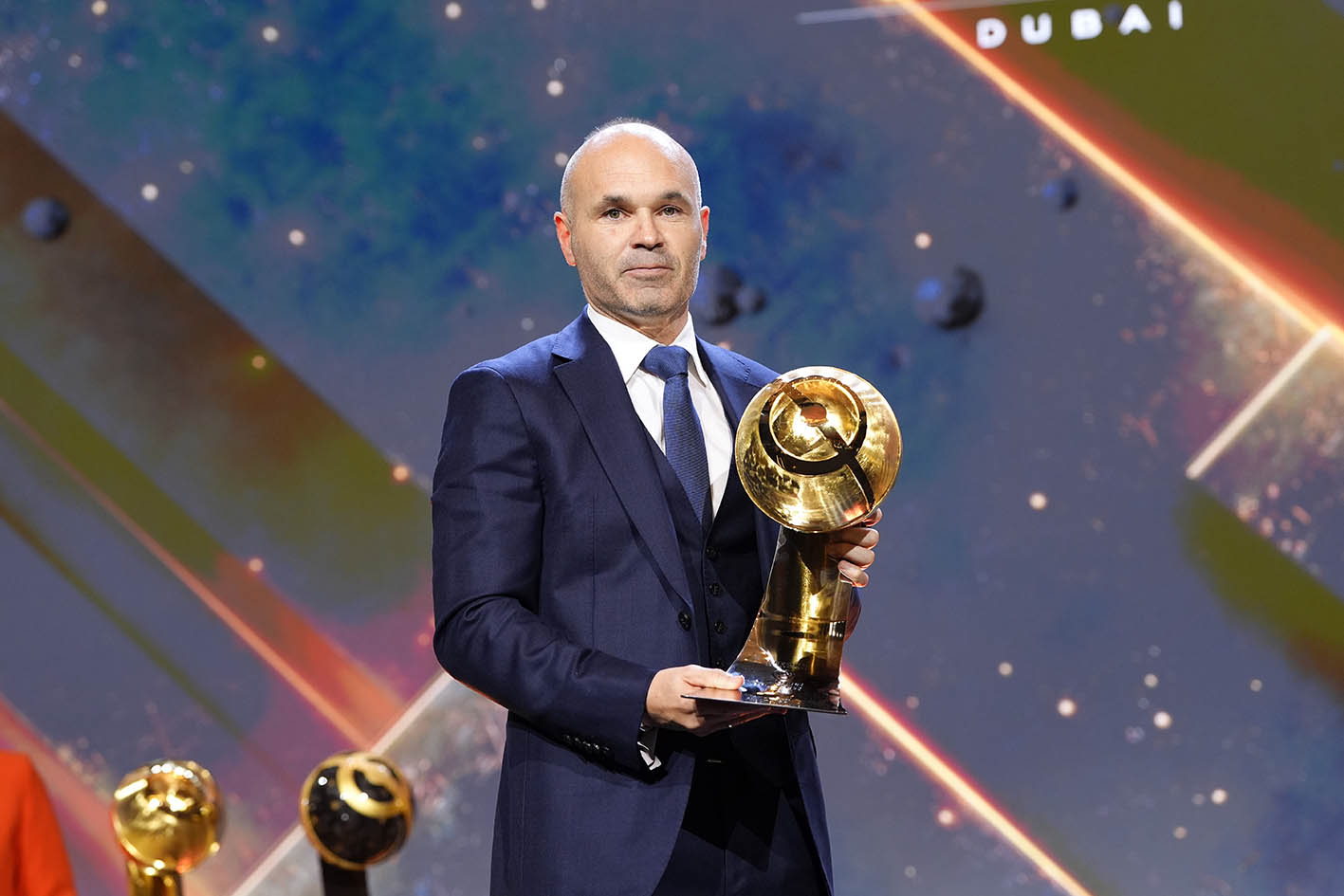 أندريس إنييستا يتسلم جائزة تقديرية لمسيرته