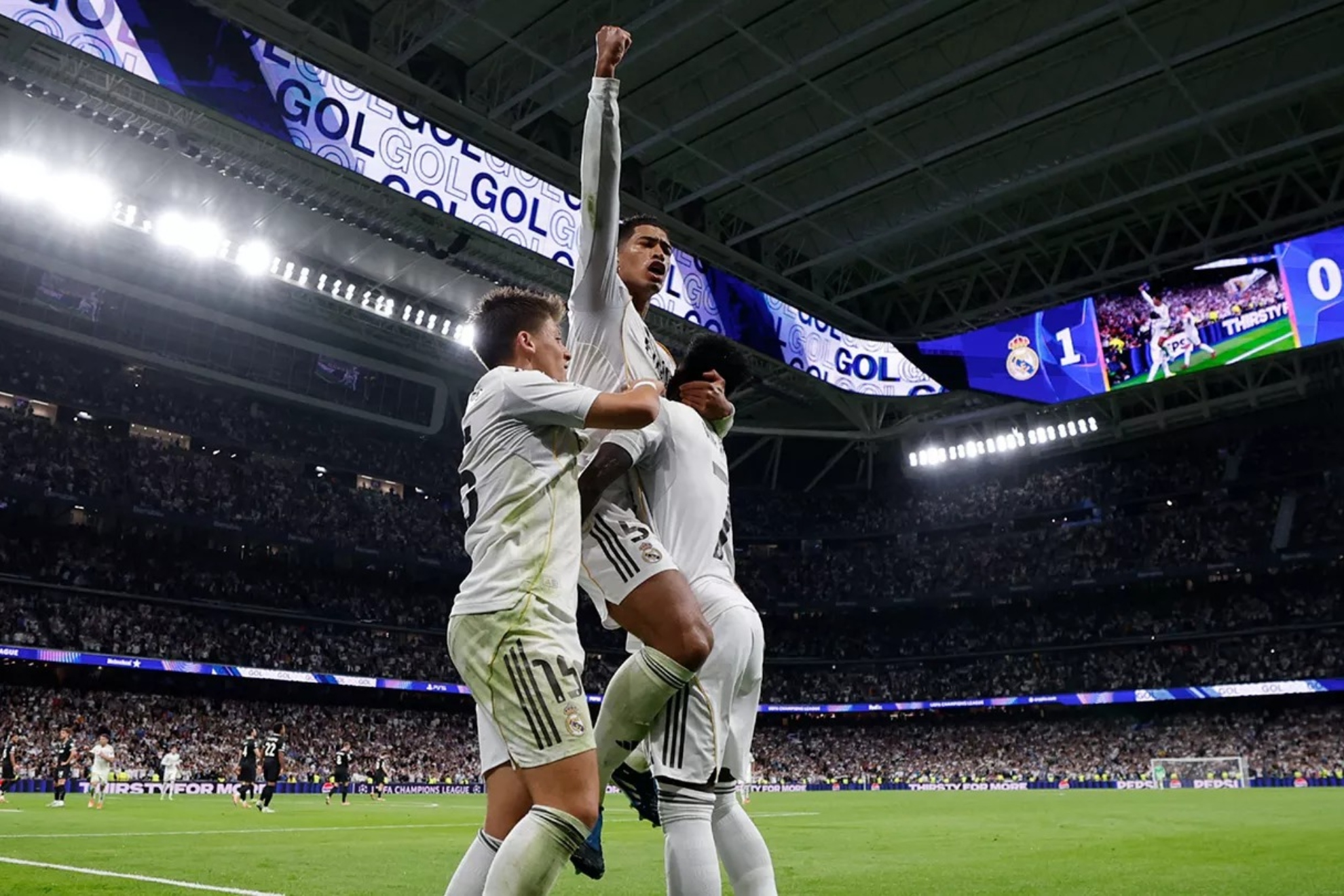 جود بيلينجهام يحتفل بهدف