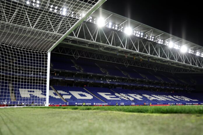 Espanyol risk stadium closure after bottles thrown at Barcelona players