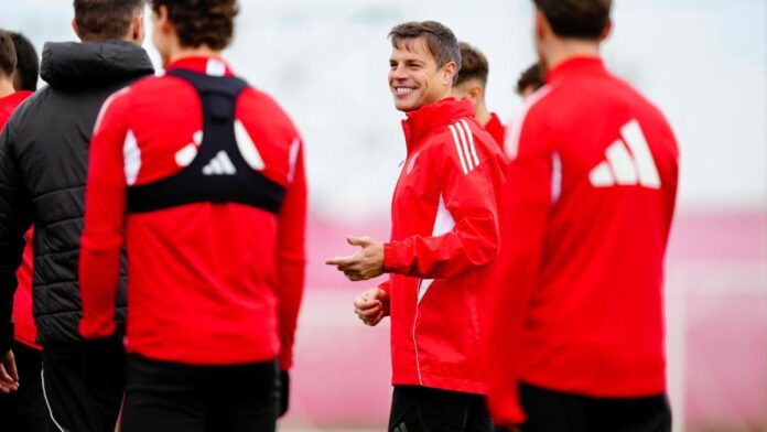 Vuelve Azpilicueta y Maupay se entrena por primera vez con el grupo