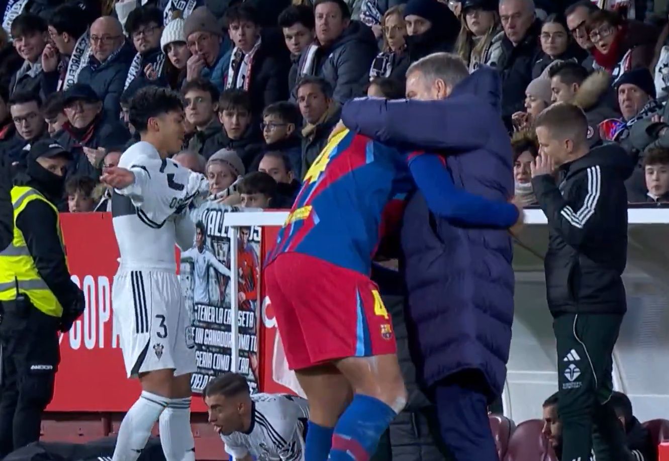 أراوخو يحتضن هانسي فليك