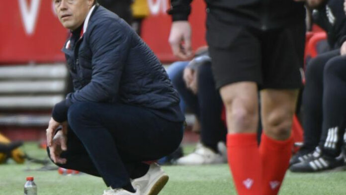 Almeyda: “El que realmente es hincha de este club tiene que entender que luchamos por la permanencia”