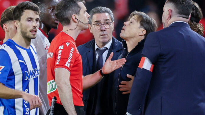 Los ‘diálogos’ entrenadores-árbitros: del “¿por qué me ‘echás’?” a la “mucha cara”, “los coj….” y la “vergüenza”