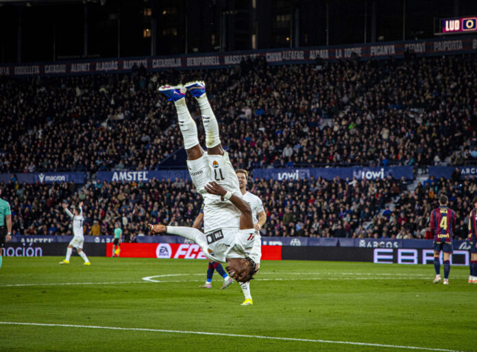 The Good, the Bad and the Beautiful: Organisation v Improvisation, and futbol is back, papa!