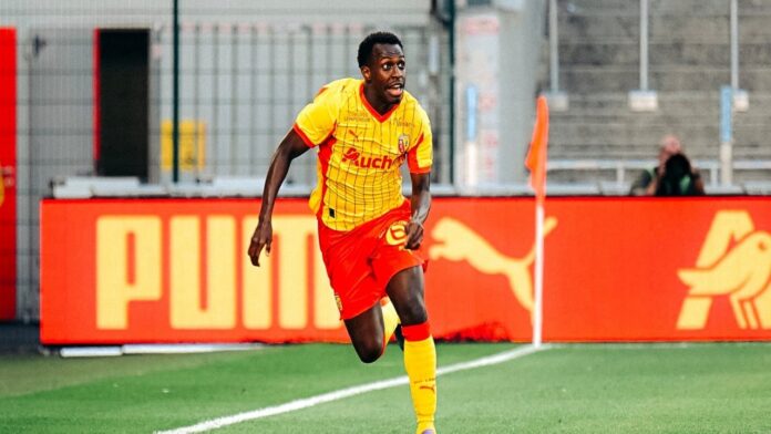 إيفرتون ينفي طلب التعاقد مع سعود عبدالحميد