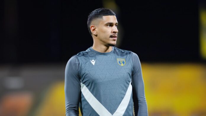 متعب المفرج يرفض تجديد عقده مع التعاون