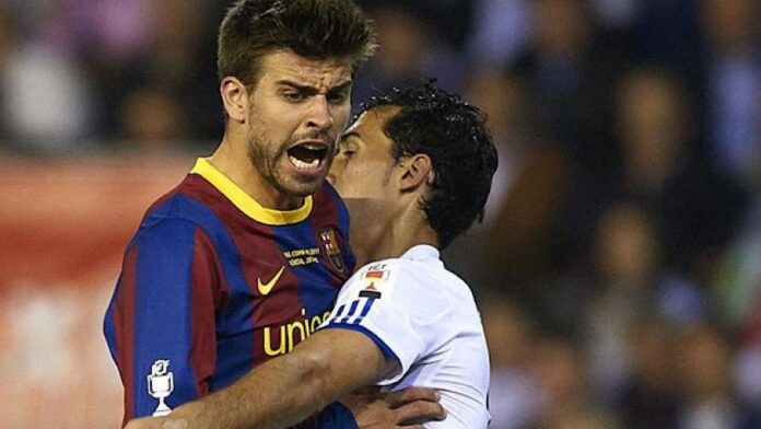 بيكيه يثير الجدل مجددًا بسخريته من أربيلوا عبر كينغز ليغ