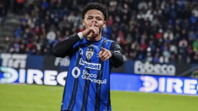 Sevilla wrap up signing of Ecuador international midfielder