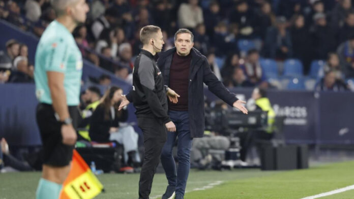 Luís Castro: “Yo, el staff y los jugadores vamos a dar la vida por el club”