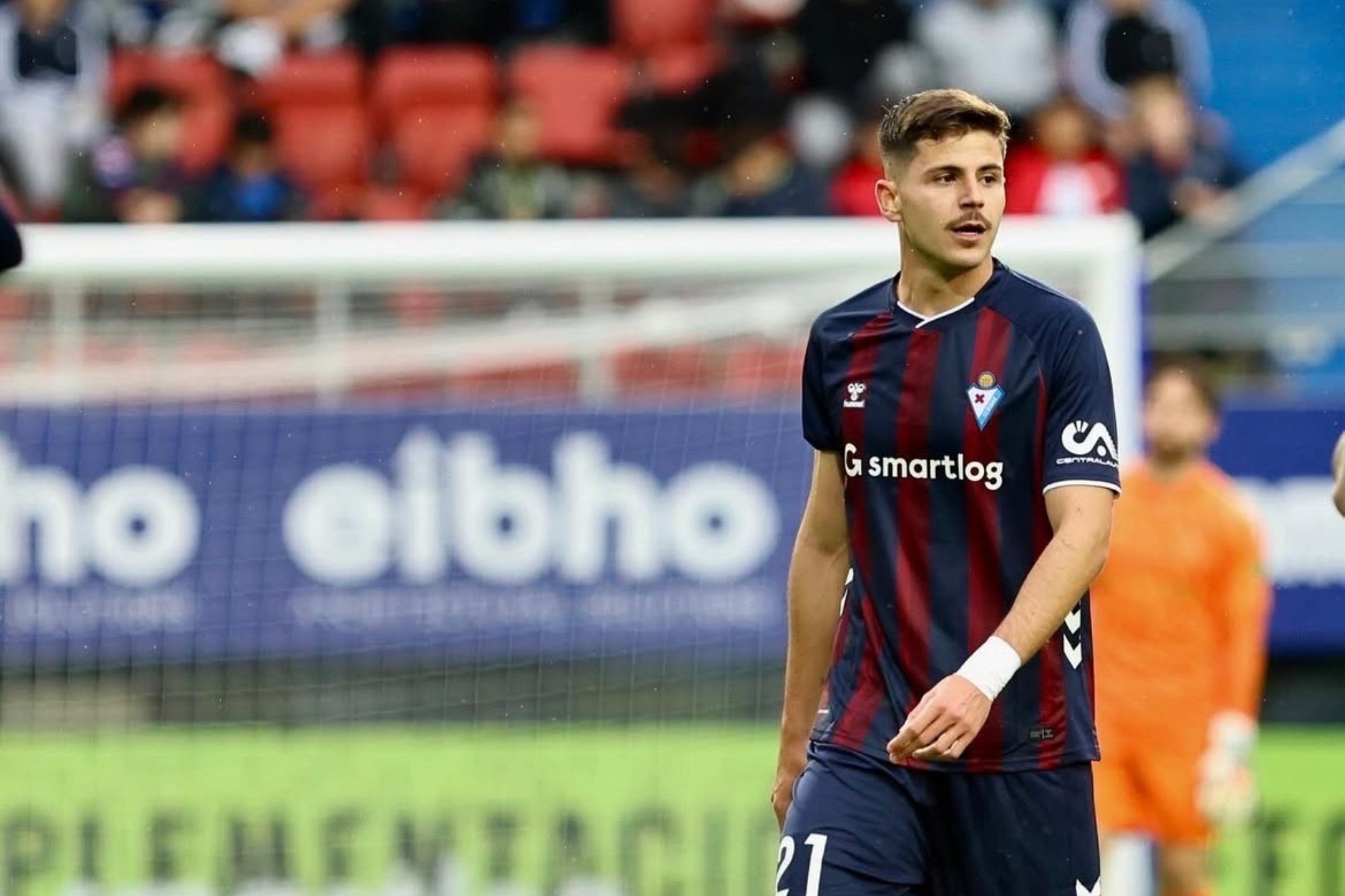 ماركو مورينو في مباراة مع إيبار