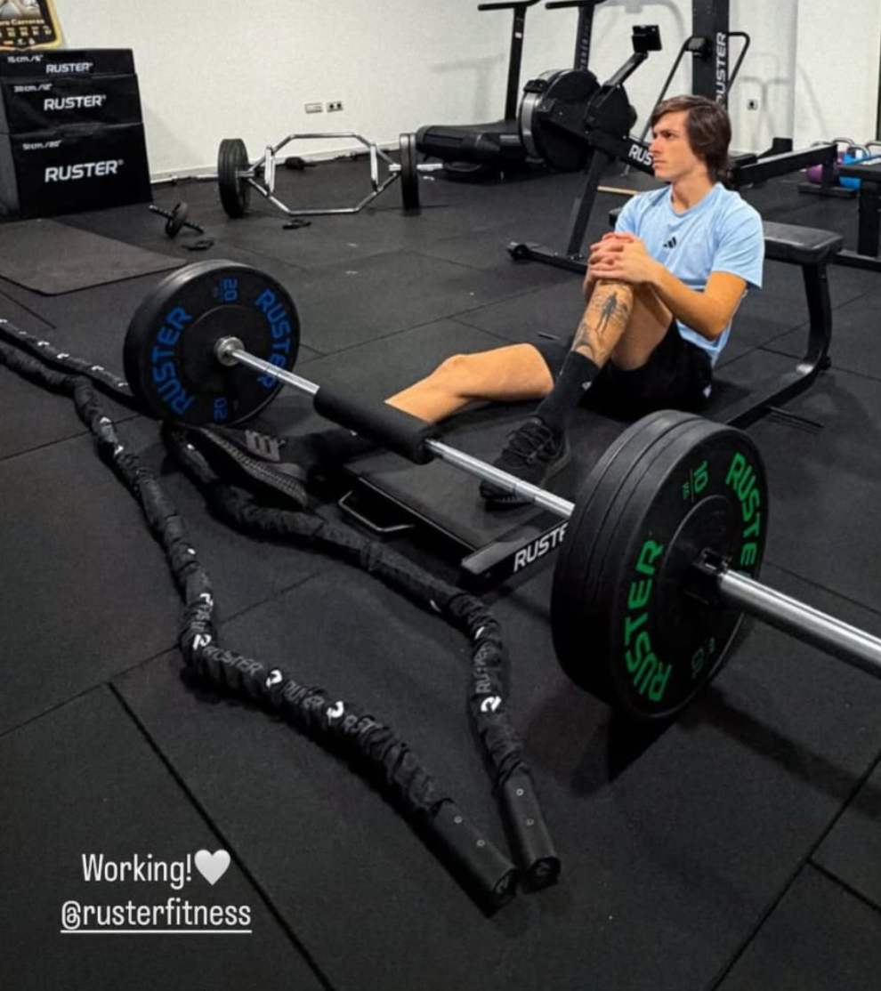 كاريراس في صالة الألعاب الرياضية