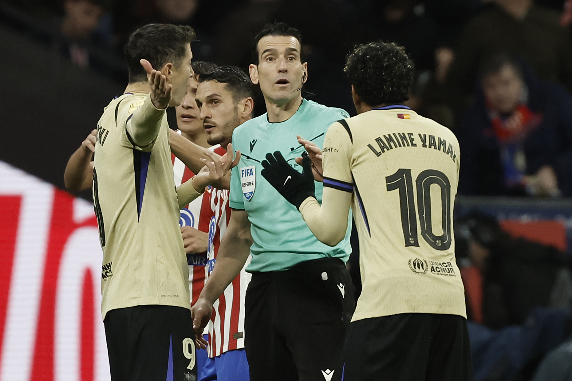 مباراة الذهاب لنصف نهائي كأس بين أتلتيكو وبرشلونة