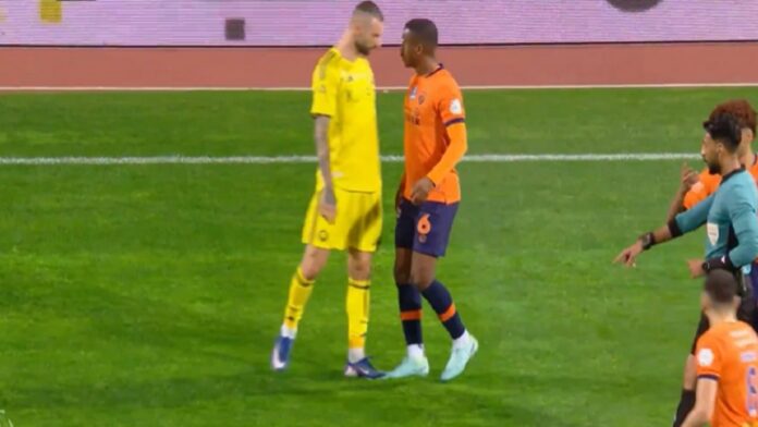 لحظة سقوط لاعب الفيحاء بعد شجار مع بروزوفيتش .. فيديو