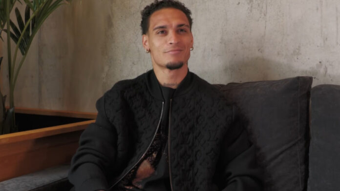 Antony, sobre su enfado con la grada: “Había jugado con fiebre y dolor”