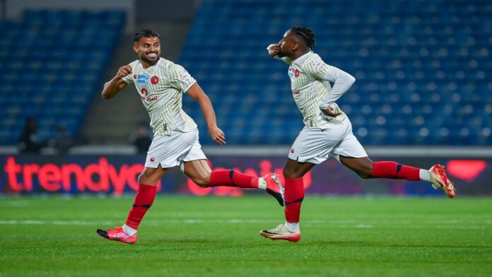 ضمك يتغلب على الرياض بثلاثية في دوري روشن